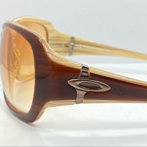 Oakley woman’s SCRIPT cappuccino sunglasses